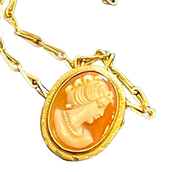 Vintage 12k gold filled Shell Cameo on gold chain necklace - Picture 4 of 12